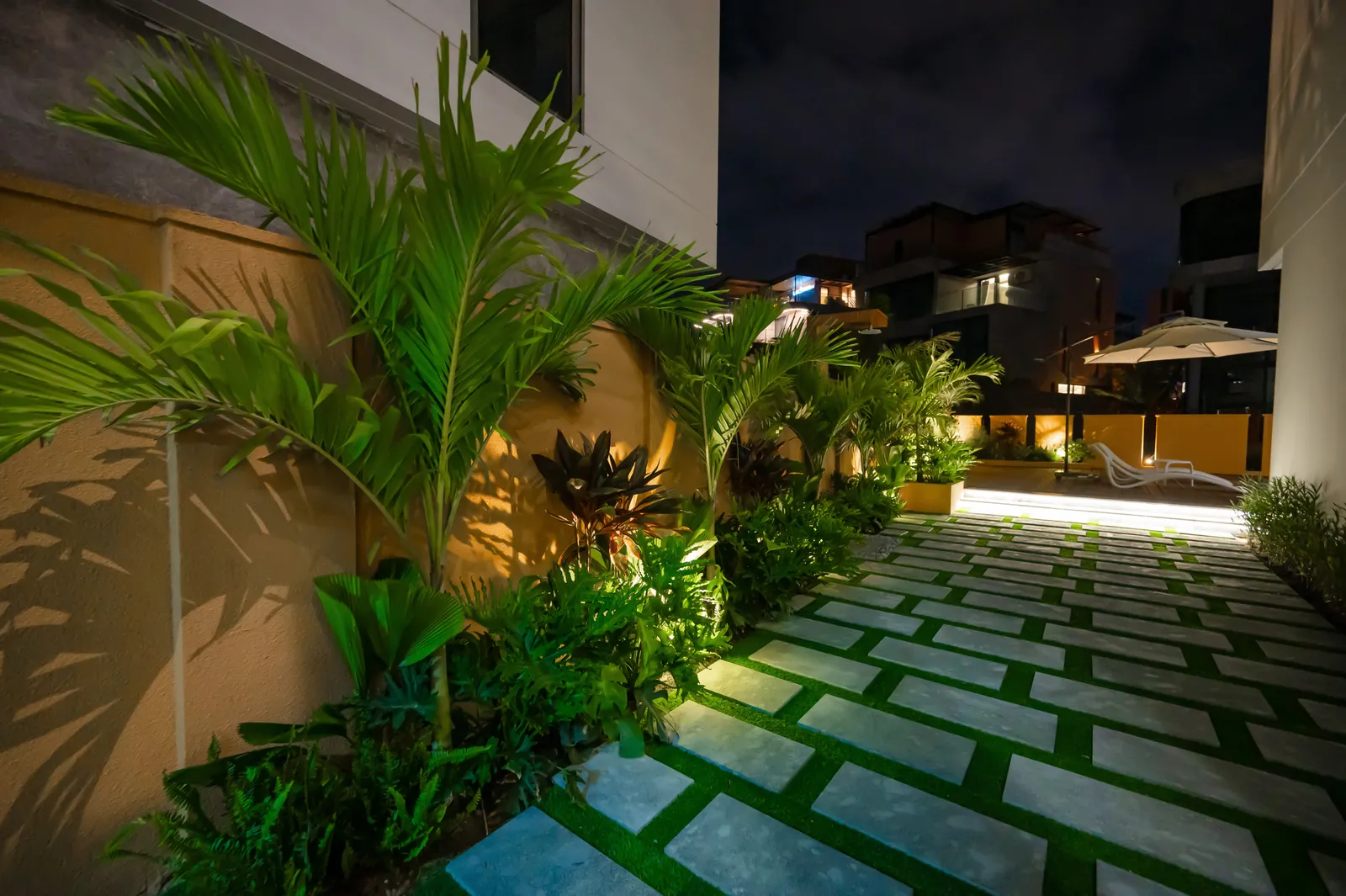 Sun Flower Villa — 4 Bedroom (410 m²) - photo 30